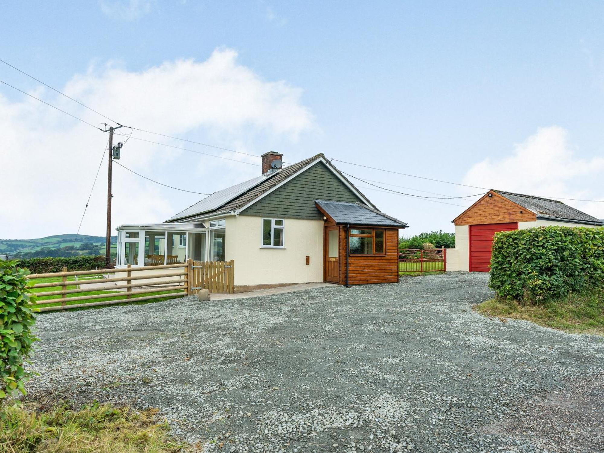 Meadowcroft Villa Bettws Disserth Buitenkant foto