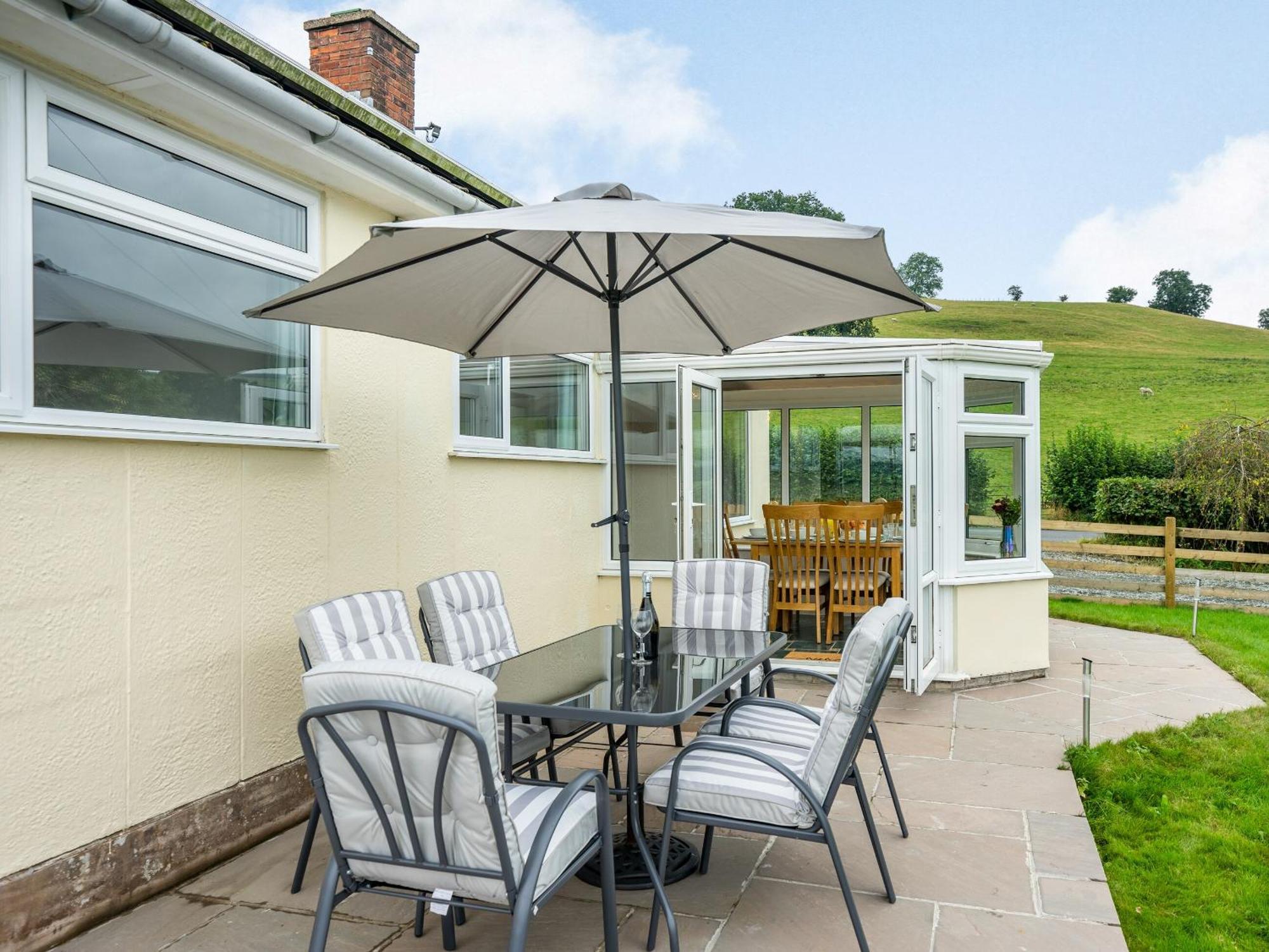 Meadowcroft Villa Bettws Disserth Buitenkant foto