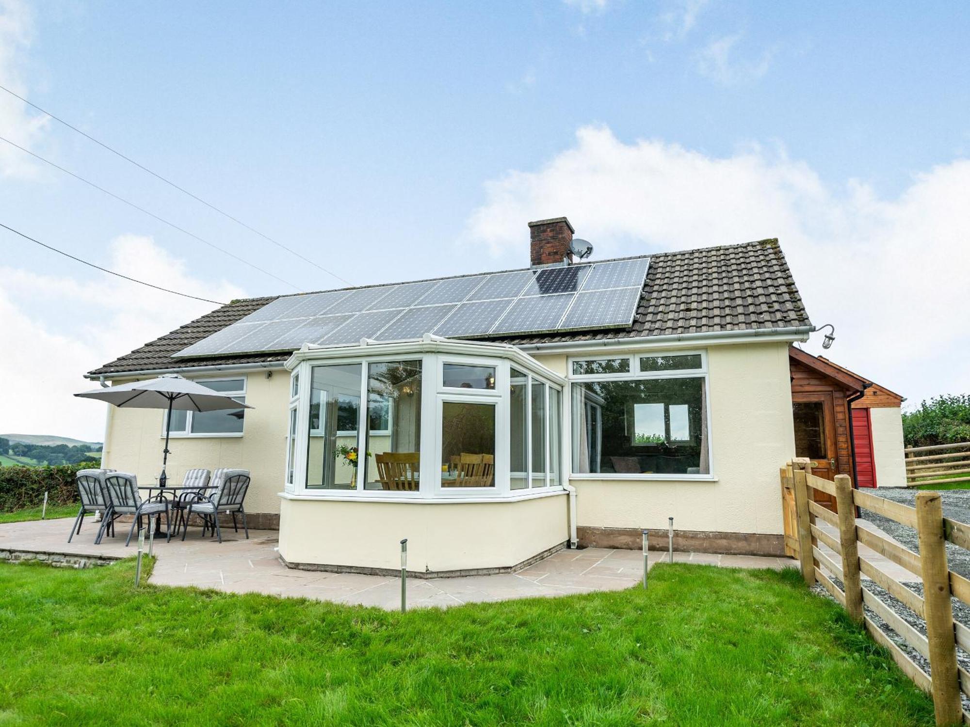 Meadowcroft Villa Bettws Disserth Buitenkant foto
