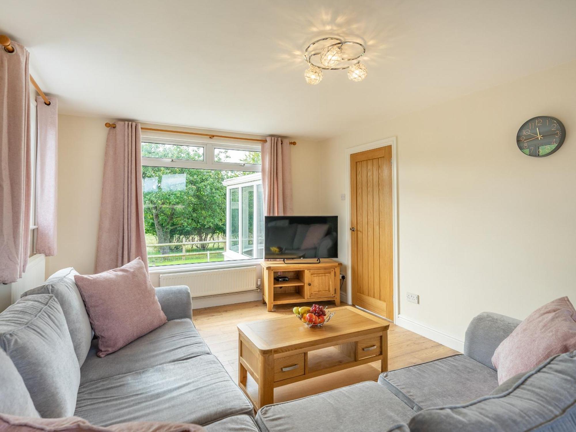 Meadowcroft Villa Bettws Disserth Buitenkant foto